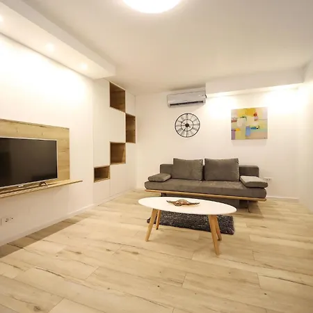 Apartment 2 Bedroom Lovely In Zadar