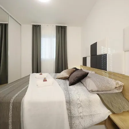 2 Bedroom Lovely In Zadar