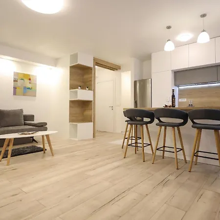 Apartment 2 Bedroom Lovely In Zadar